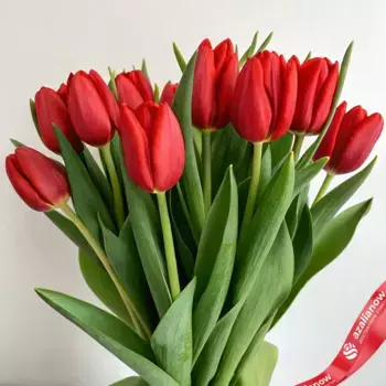 Букет из 10 красных тюльпанов, Россия