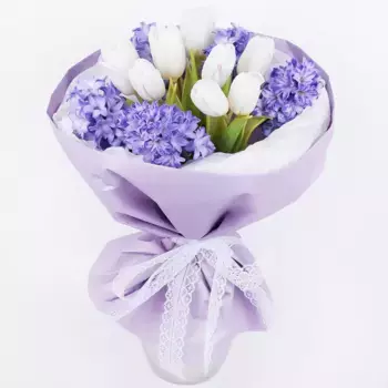 Букет из 10 тюльпанов и 5 гиацинтов «Весенний вальс»