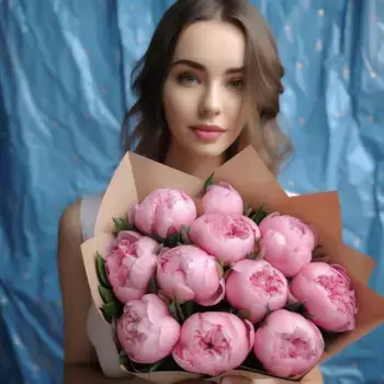 Букет из 11 розовых пионов в крафте