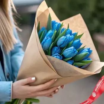 Букет из 15 голубых тюльпанов в крафте, Россия