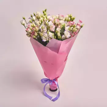 Букет из 15 лизиантусов микс в розовой пленке