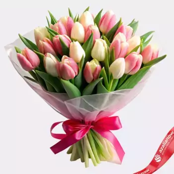 Букет из 17 бело-розовых тюльпанов в розовой пленке