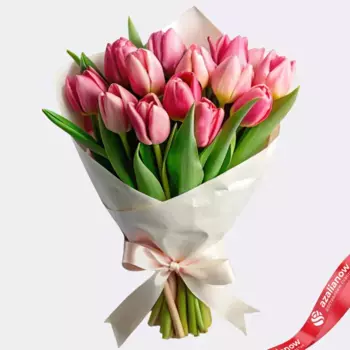 Букет из 17 пионовидных тюльпанов в белой бумаге