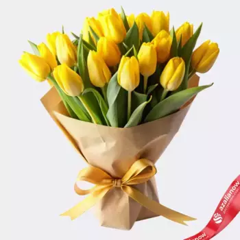Букет из 17 желтых тюльпанов в крафте