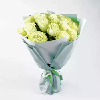 Букет из 19 пионовидных роз «Мама любит розы»