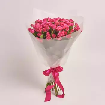 Букет из 25 кустовых малиновых роз в белой бумаге