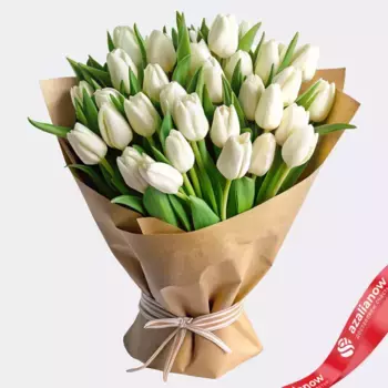 Букет из 31 белого тюльпана в крафте