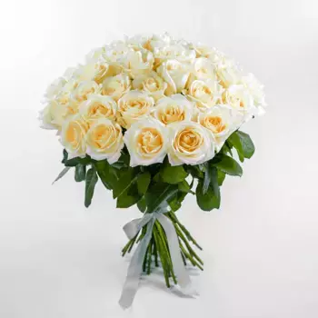 Букет из 31 белой розы «А вот и я»