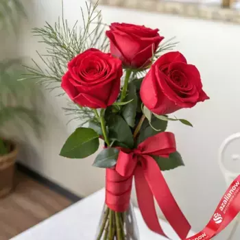 Букет из 3 красных роз 40 см с лентой Эквадор