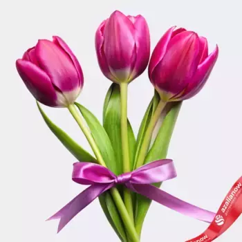 Букет из 3 малиновых тюльпанов с лентой