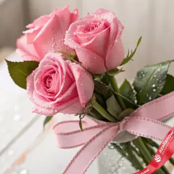 Букет из 3 розовых роз с лентой 50 см, Россия