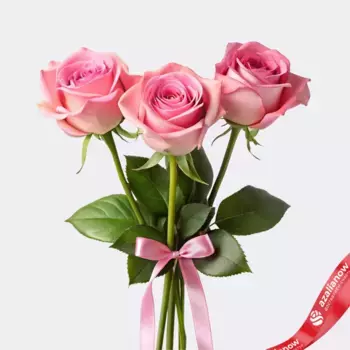 Букет из 3 розовых роз с лентой 60 см, Россия