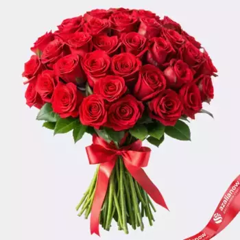 Букет из 45 красных роз с лентой, 70 см, Россия