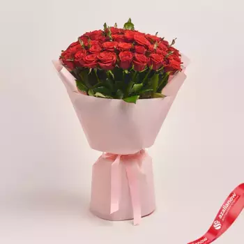 Букет из 51 красной розы в розовой упаковке