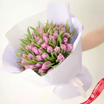 Букет из 55 фиолетовых тюльпанов