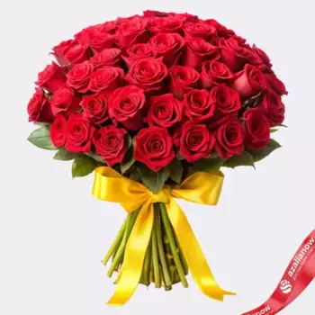 Букет из 75 красных роз с лентой, 50 см, Россия