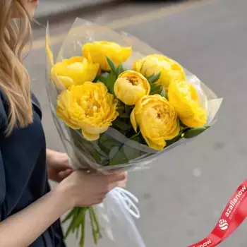 Букет из 7 желтых пионов в пленке, Голландия