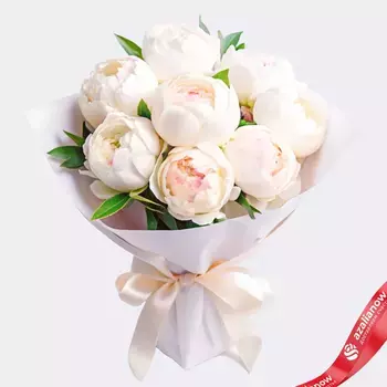 Букет из 9 белых пионов в крафте