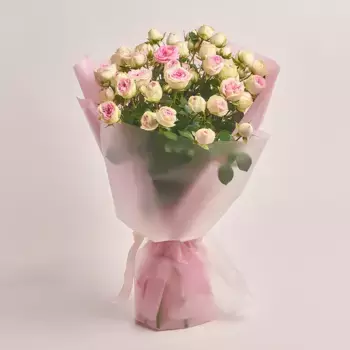 Букет из 9 кустовых розовых роз в розовой пленке