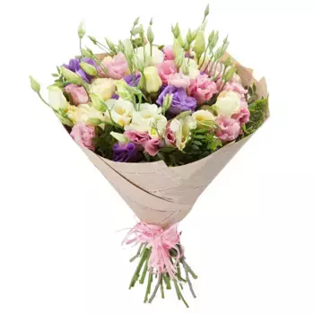 Букет из 9 лизиантусов в газетной бумаге крафт