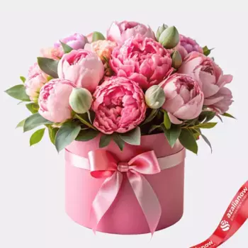 Букет из 9 розовых пионов и эвкалипта в коробке