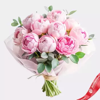 Букет из 9 розовых пионов с эвкалиптом в пленке