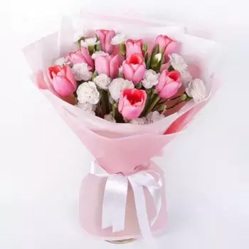 Букет из 9 тюльпанов и 7 гвоздик «Флора Люкс»