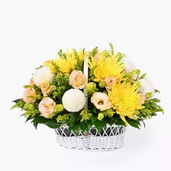 Букет из хризантем и лизиантусов «Рима»