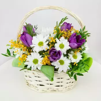 Букет из хризантем, мимоз, тюльпанов «Солнечный март»