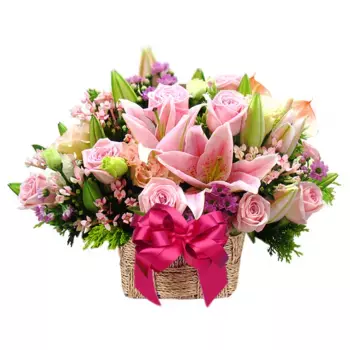 Букет из лилий, лизиантусов, роз «Оксана»