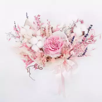 Букет из пионовидной розы и сухоцвета «Розовый кварц»