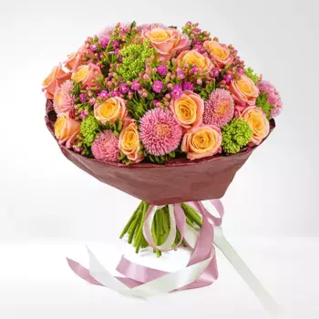 Букет из роз, астр и каланхоэ «Удачный день»