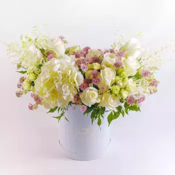 Букет из роз, астранций, гортензии «Элегантность»