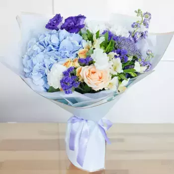 Букет из роз, гвоздик, маттиолы, гортензии «Лагуна»