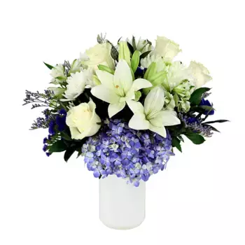 Букет из роз, хризантем, лилий «Марлена»