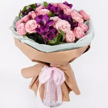 Букет из роз и альстромерий «Цветочный сон»