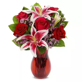 Букет из роз, лилий, ваксфловера «Аврелия»