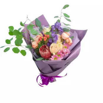 Букет из роз, лизиантусов, хризантемы, протеи