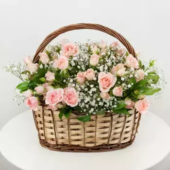 Букет из светло-розовых роз в корзине «Принцесса роз»