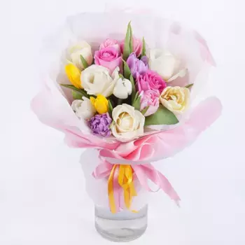 Букет из тюльпанов и роз «Поцелуй весны»