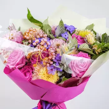 Букет роз, флоксов, астр, георгин «Пушинка»