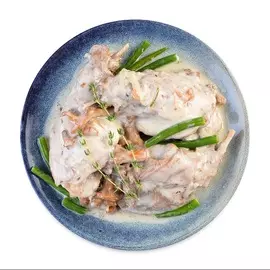 Кролик, томленный с лисичками и кенийской фасолью, от бренд-шефа АВ, Россия