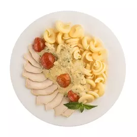 Паста с куриным филе в соусе Альфредо 250 г Уже Готово Россия