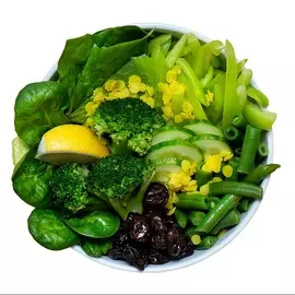 Салат-боул "Веган" с брокколи, шпинатом и вишней 190 г Уже Готово Россия