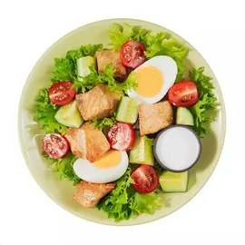 Салат "Кето" с форелью, яйцом и йогуртовым соусом "Уже Готово" 170 г, Россия