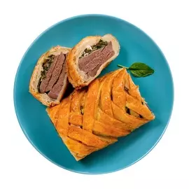 Язык запечёный в тесте со шпинатом 1 порция Россия