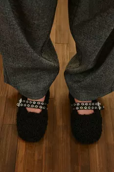 Балетки плюшевые с ремешком