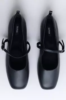 Балетки с тонким ремешком