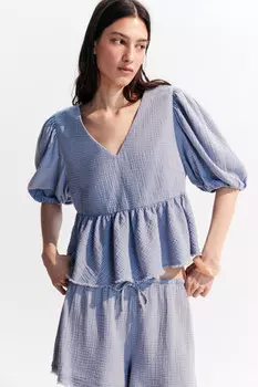 Блузка из муслина с баской и вырезом