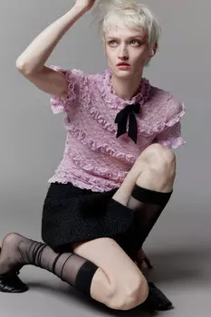 Блузка кружевная с оборками и бантом